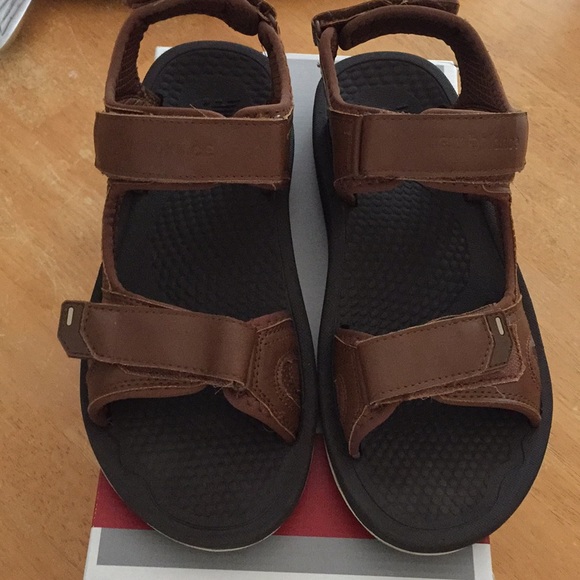 new balance leather sandals